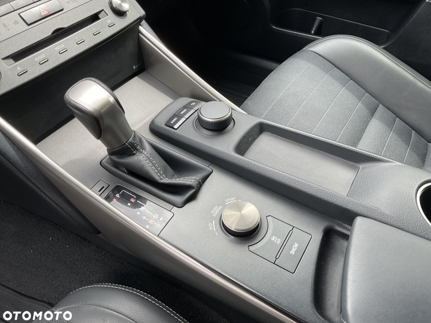 Lexus IS 250 Elite - 27