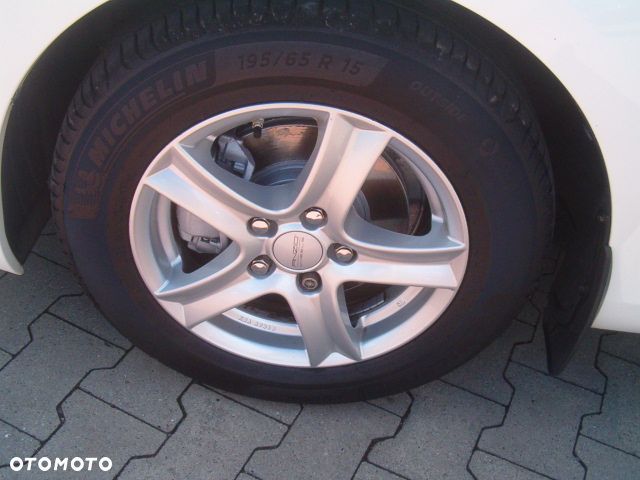 Toyota Auris - 36