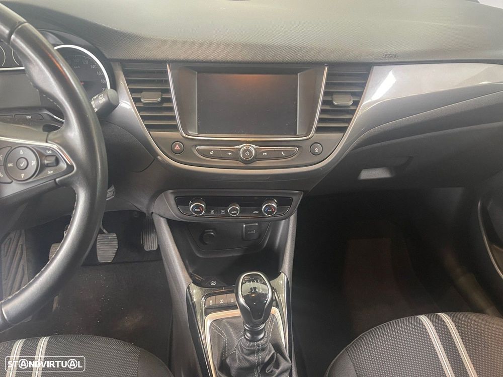 Opel Crossland 1.2 T Design & Tech - 11