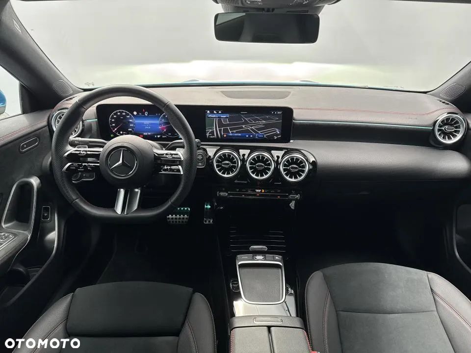 Mercedes-Benz CLA 180 AMG Line 7G-DCT - 21