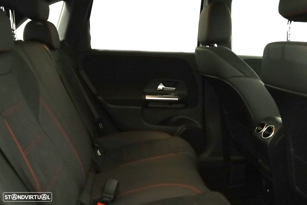 Mercedes-Benz B 250 e AMG Line - 24