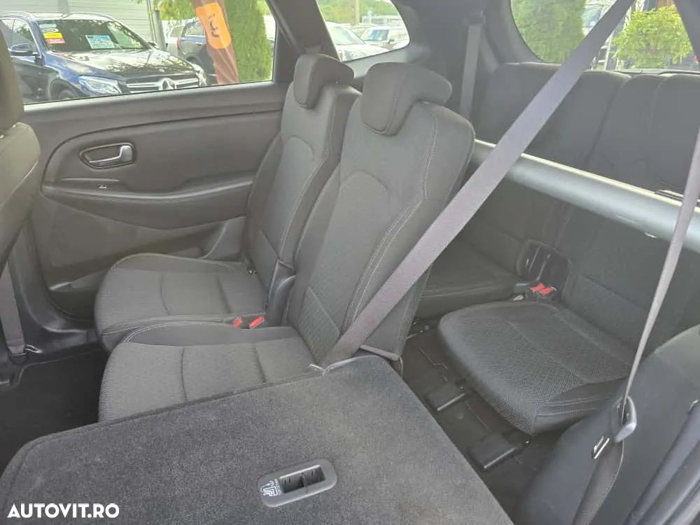 Kia Carens 1.7 CRDi Aut. Edition 7 - 10