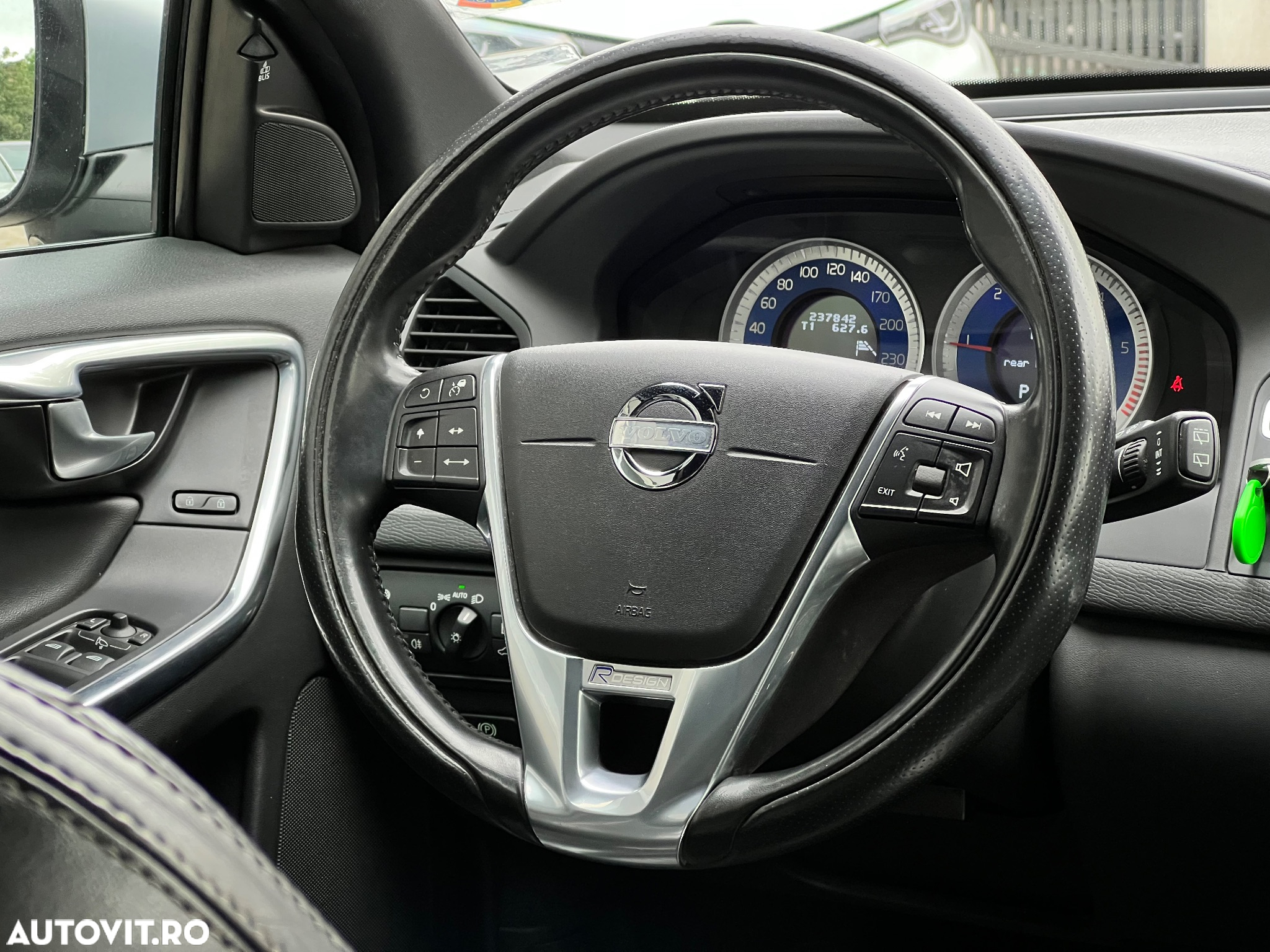 Volvo XC 60 D5 AWD Aut. RDesign - 5