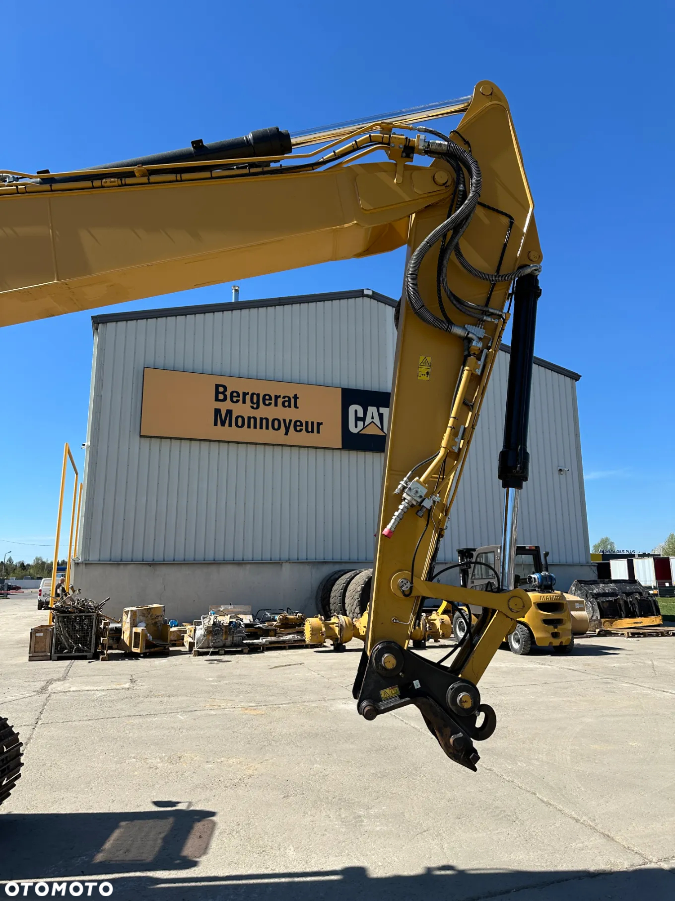 Caterpillar 323 - 14