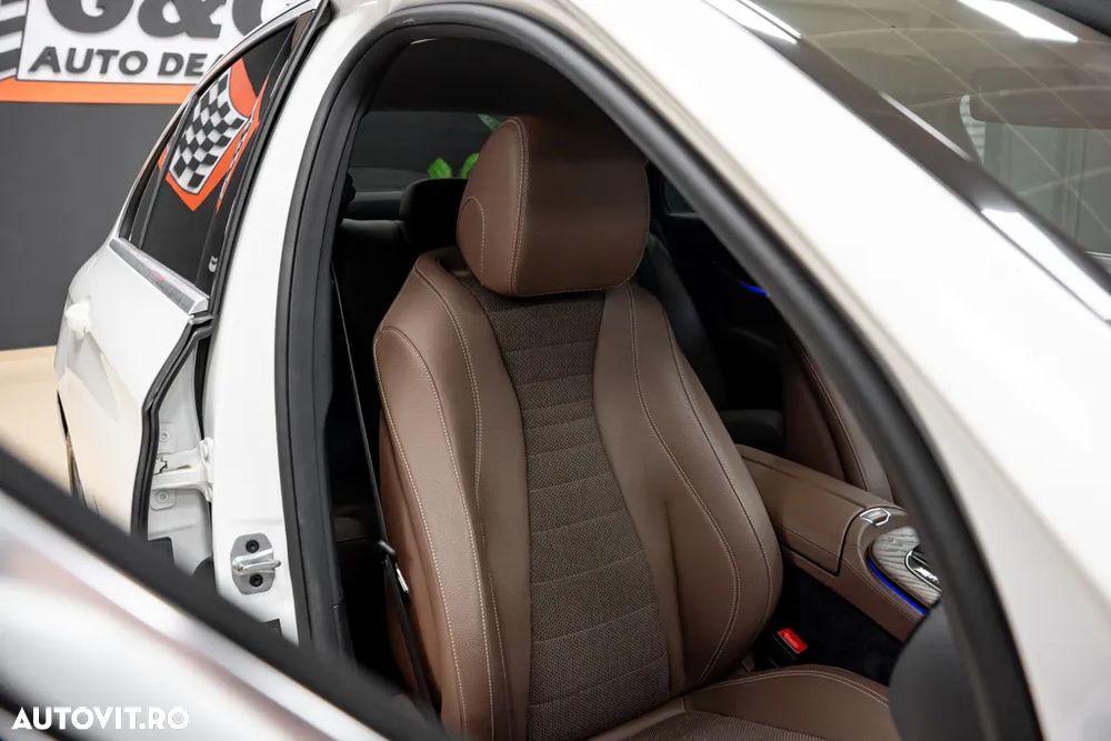 Mercedes-Benz E 300 de Aut. - 32
