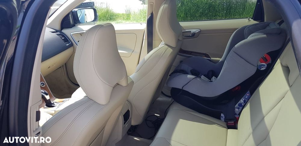 Volvo XC 60 D4AWD Kinetic - 5