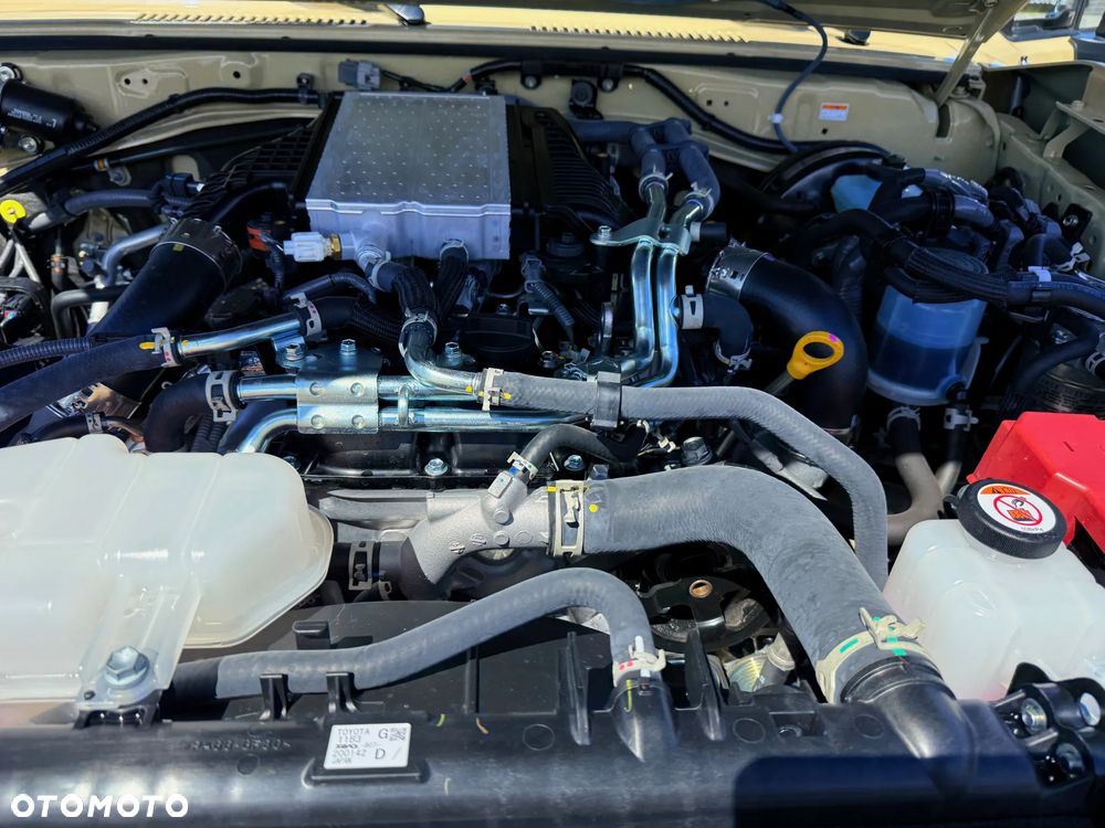 Toyota Land Cruiser - 11
