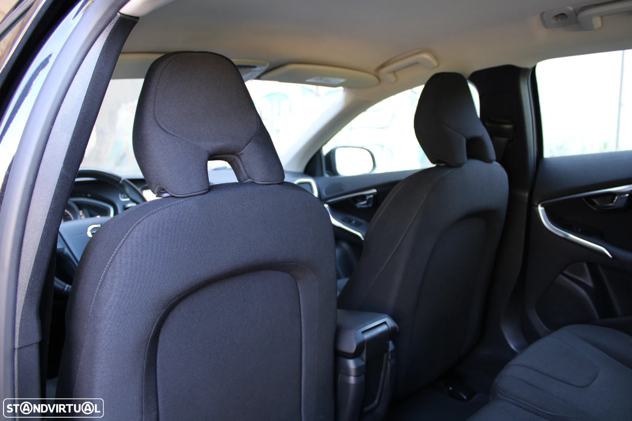 Volvo V40 Cross Country 2.0 D2 Momentum Geartronic - 12