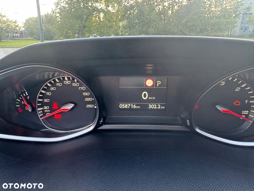 Peugeot 308 1.5 BlueHDi Allure S&S EAT6 - 12