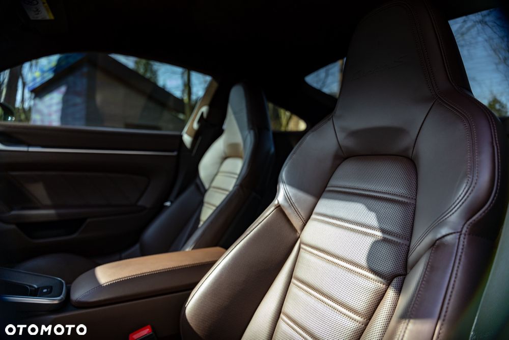 Porsche 911 Turbo S - 30