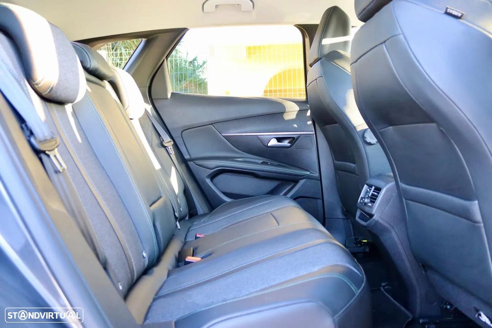 Peugeot 3008 1.6 Hybrid Allure Pack e-EAT8 - 33