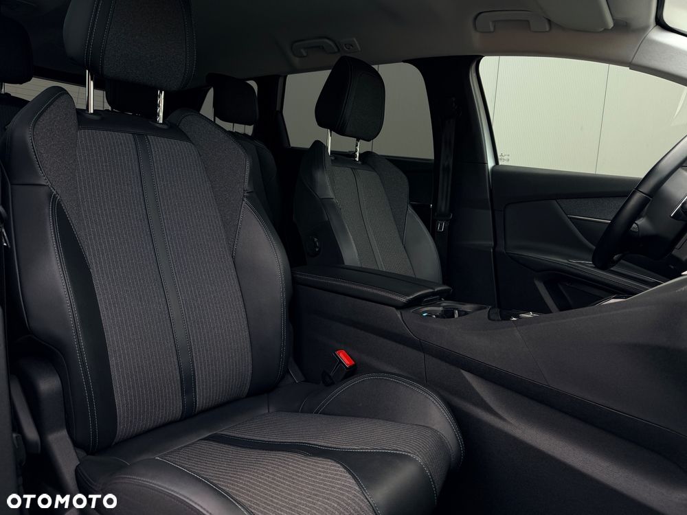 Peugeot 5008 2.0 BlueHDi Allure Pack S&S EAT8 - 26