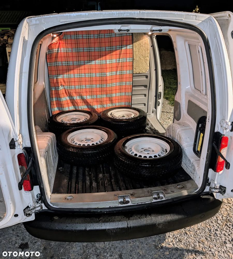 Volkswagen Caddy - 10