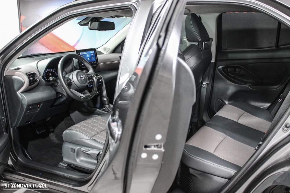 Toyota Yaris Cross 1.5 HDF Luxury - 15