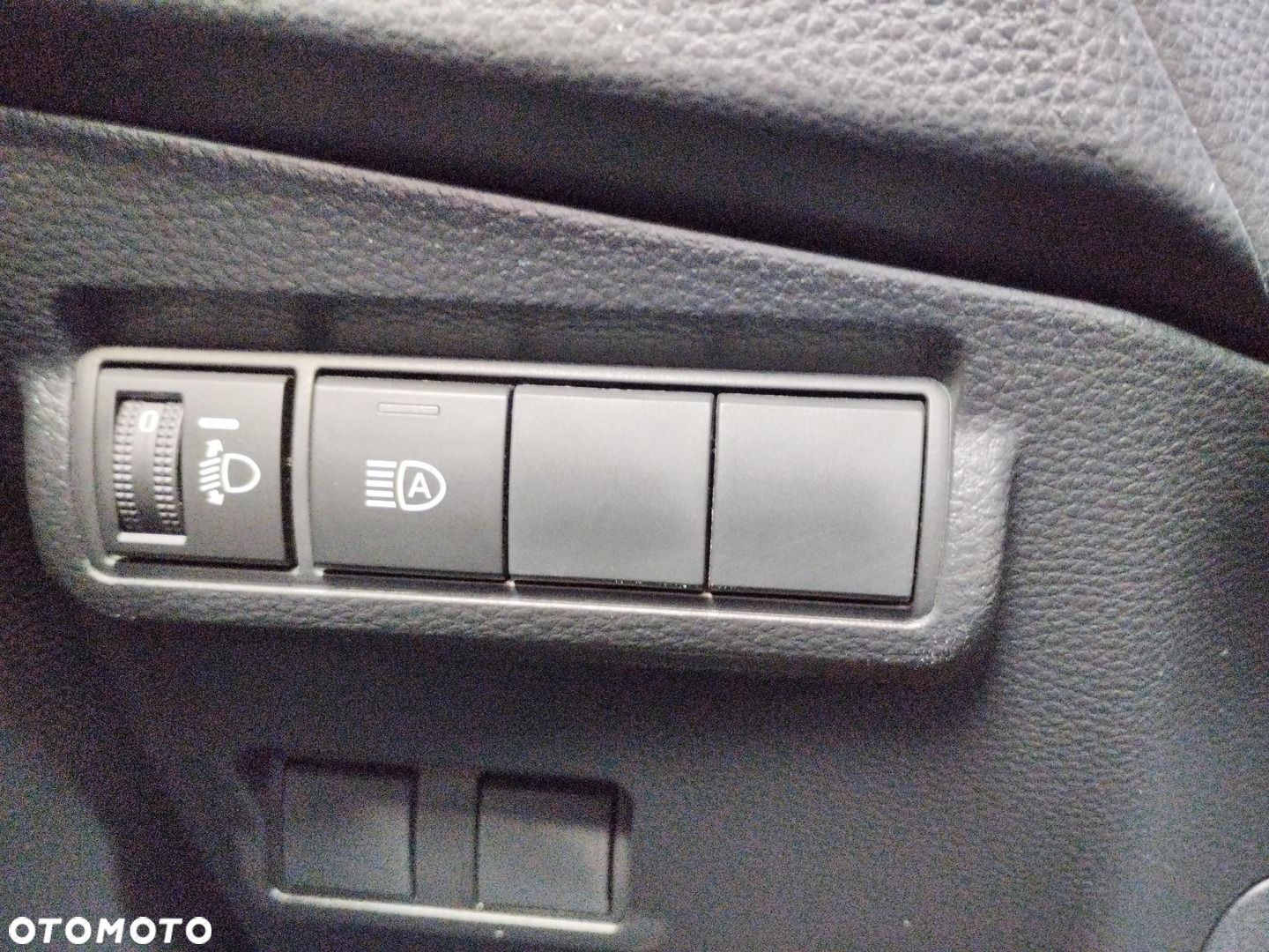 Toyota Corolla Cross - 17