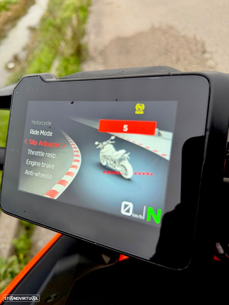 KTM Superduke 1390 R - 22