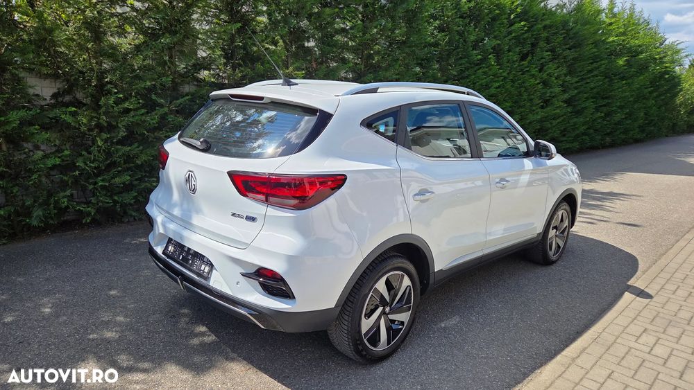 MG ZS EV Luxury - 16