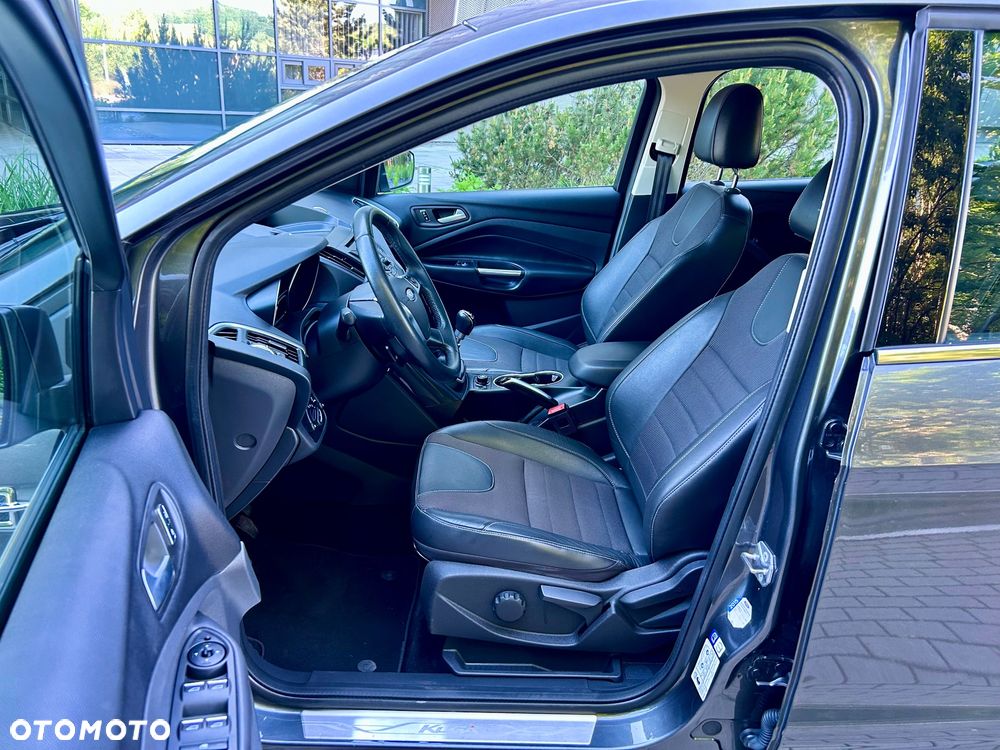 Ford Kuga 1.5 EcoBoost 2x4 Titanium - 13