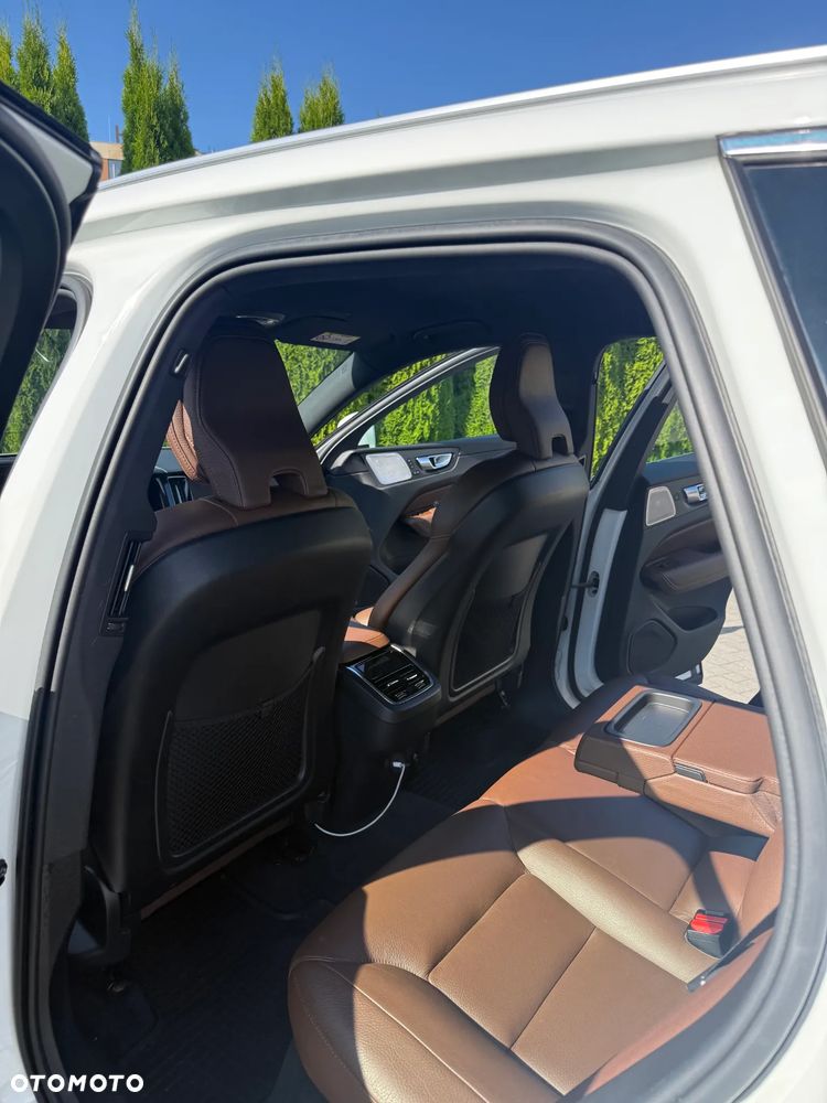 Volvo XC 60 B4 D Inscription - 4
