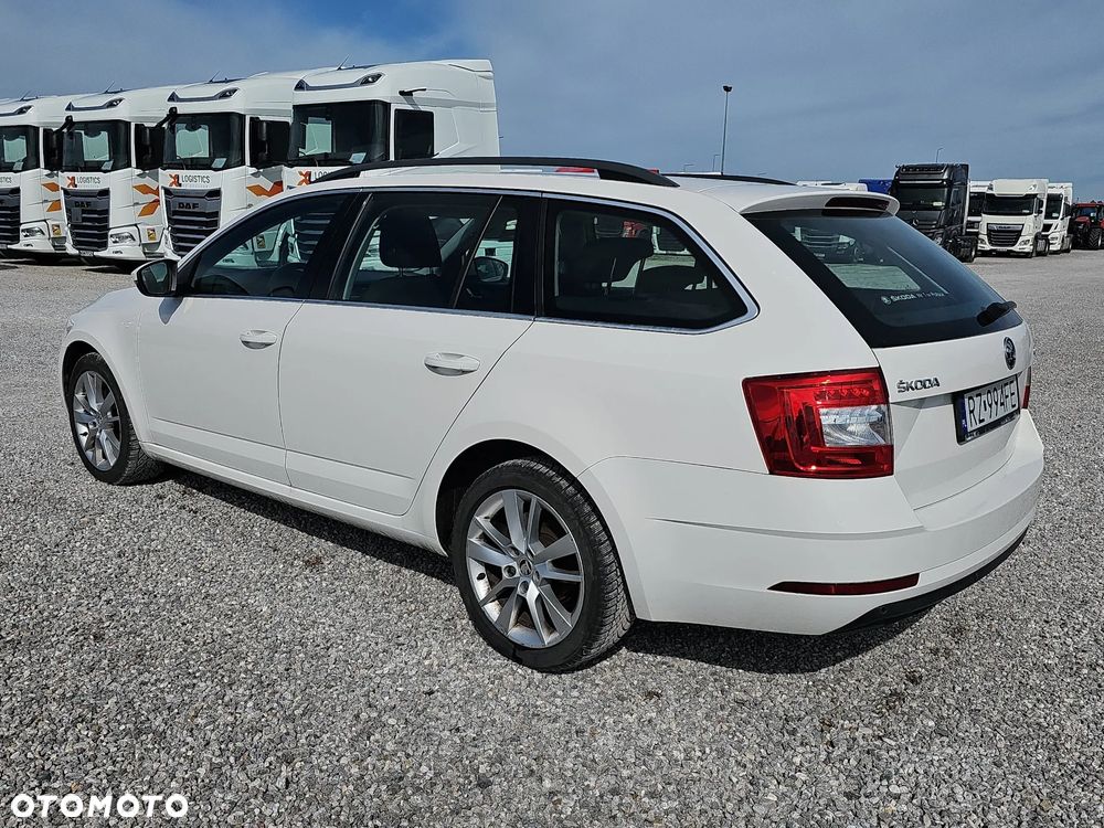 Skoda Octavia 2.0 TDI Style DSG - 8