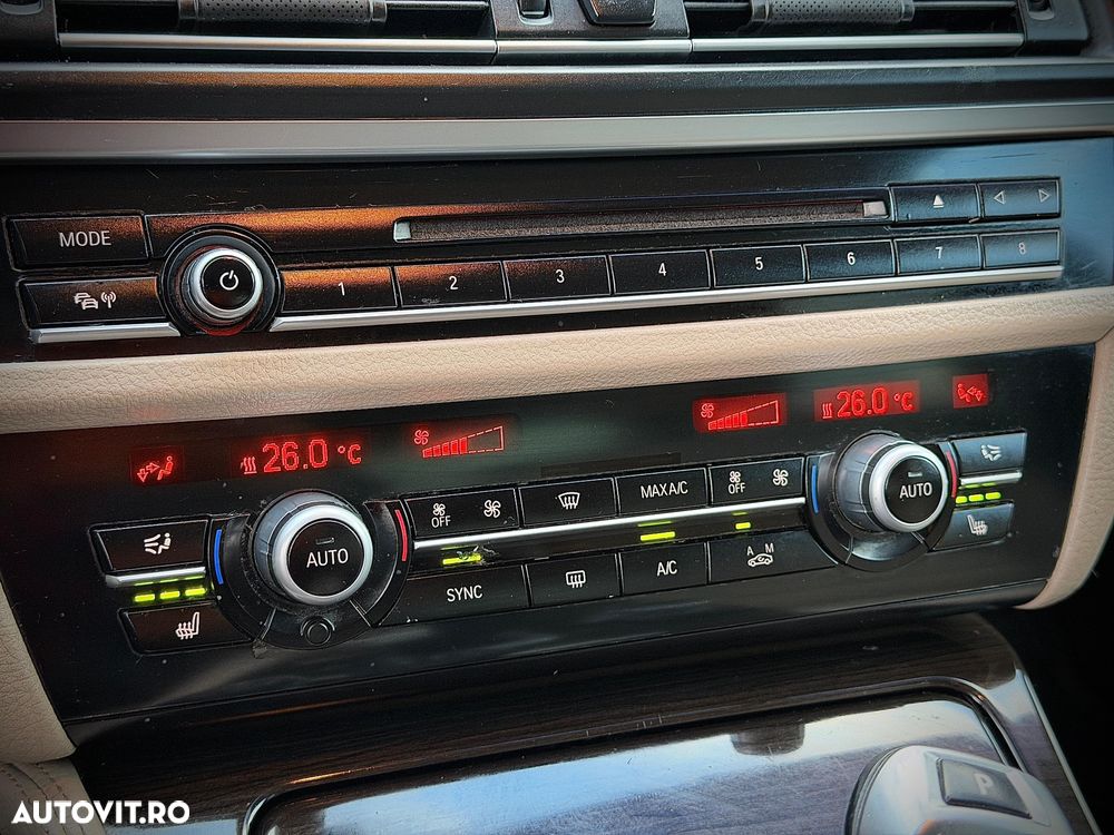 BMW Seria 5 520d Aut. Luxury Line - 23