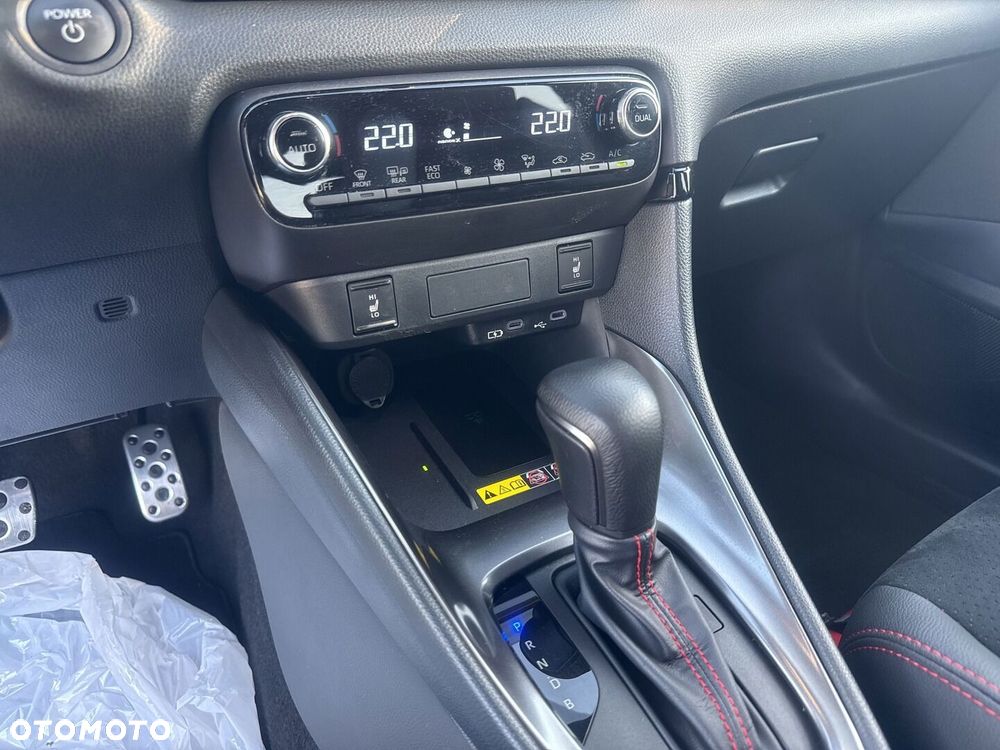 Toyota Yaris Hybrid 1.5 GR Sport - 23
