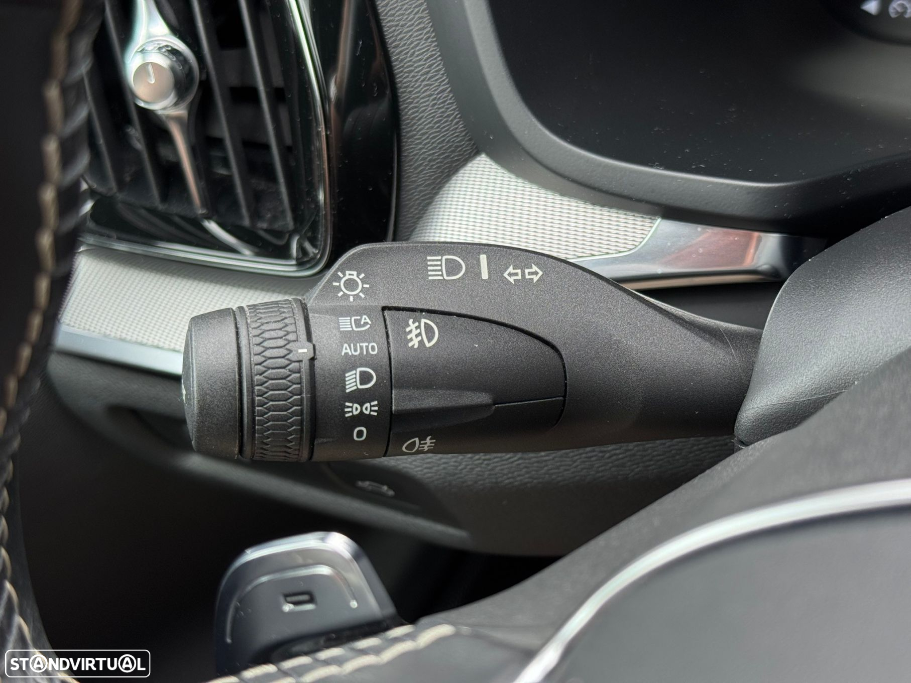 Volvo V60 2.0 D3 R-Design Geartronic - 30