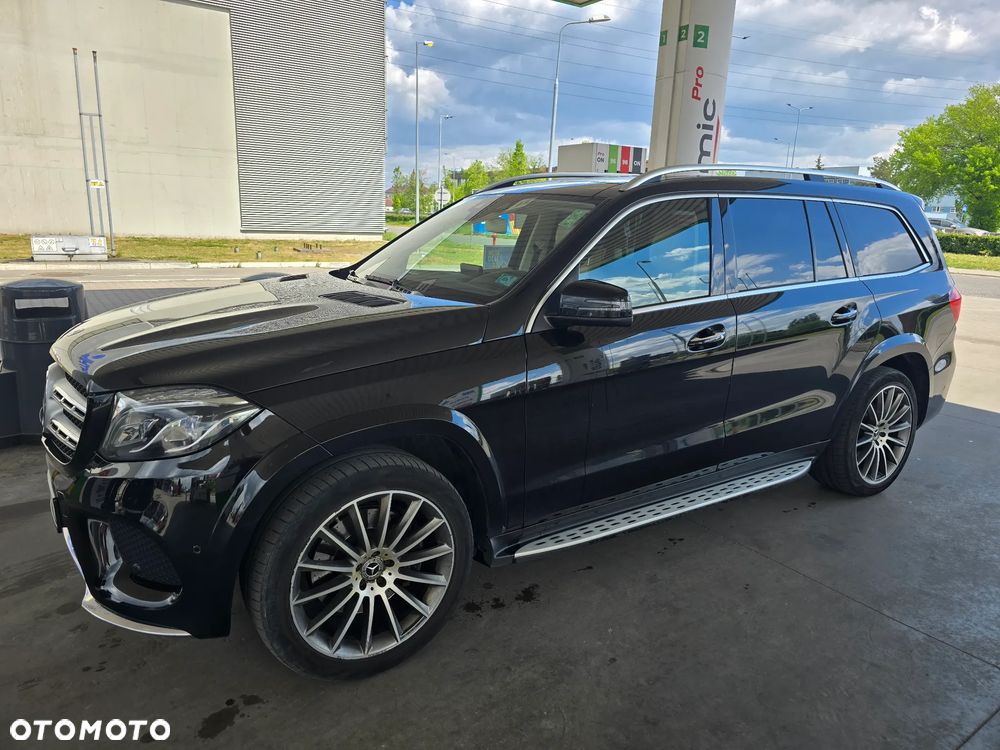 Mercedes-Benz GLS - 1