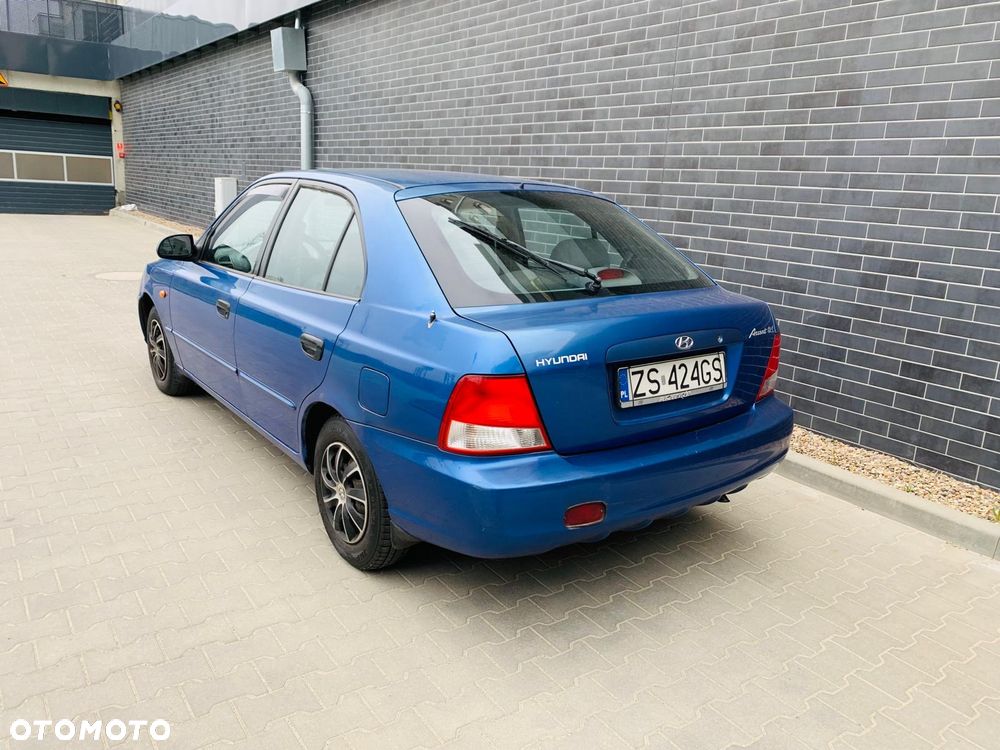 Hyundai Accent - 5