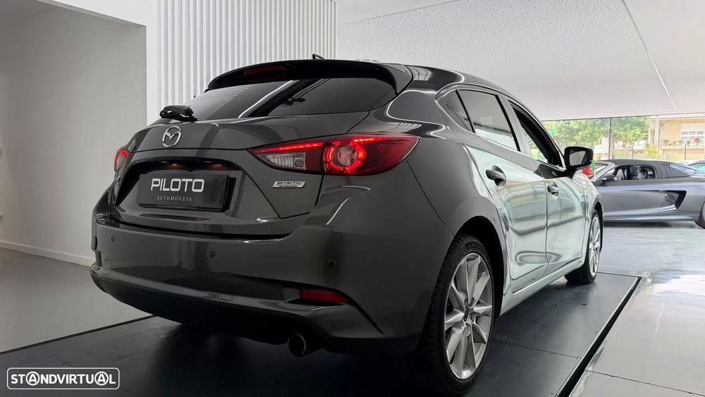 Mazda 3 Hatchback - 11
