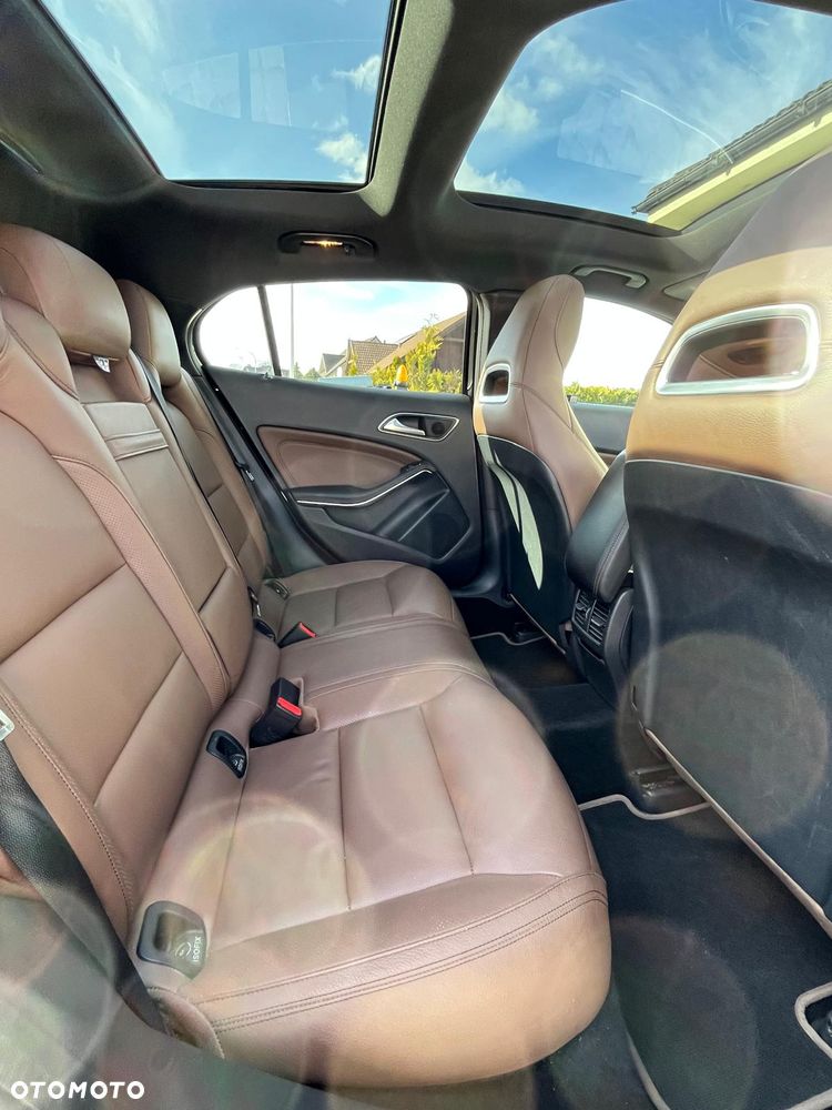 Mercedes-Benz GLA 220 4-Matic - 16