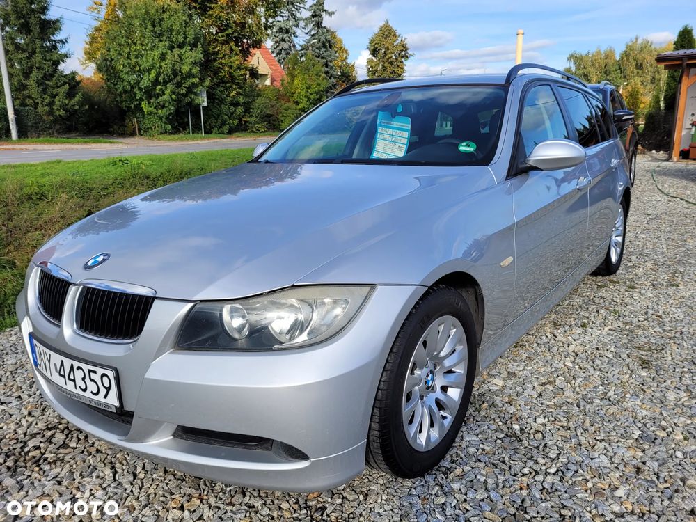 BMW Seria 3 318d DPF Touring Edition Lifestyle - 1