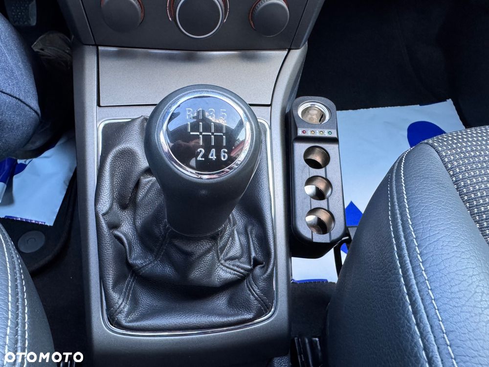 Opel Astra 2.0 Turbo Cosmo - 37