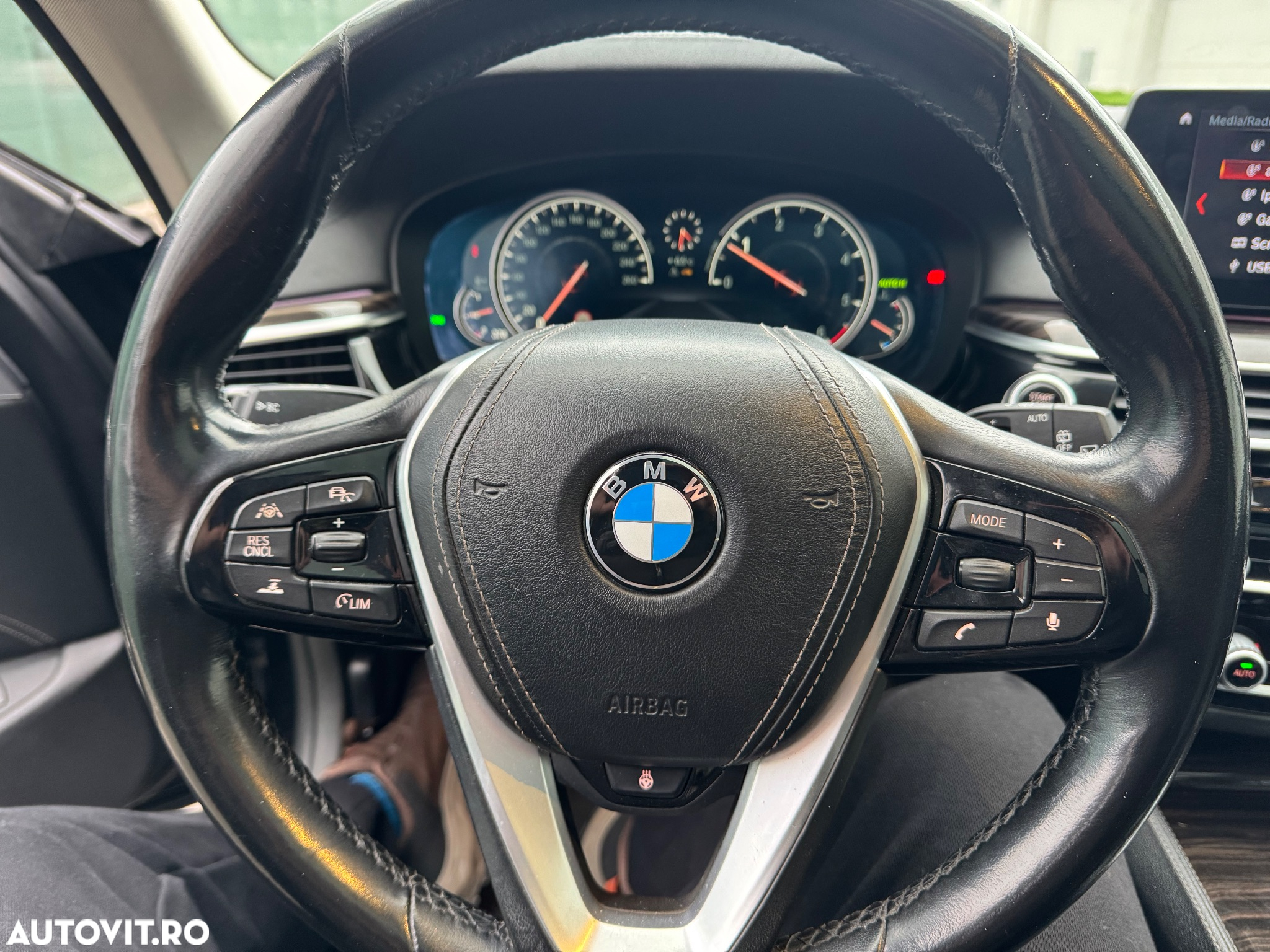 BMW Seria 5 520d xDrive Touring Aut. Luxury Line - 7