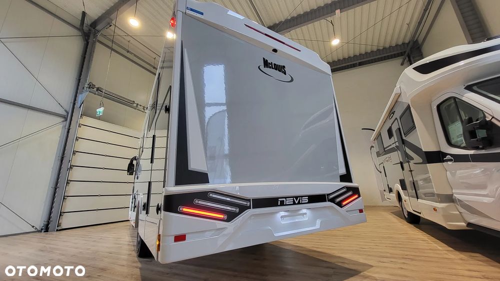 McLOUIS Nevis 879 - 5 osobowy - 7