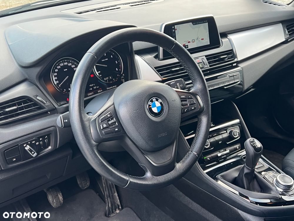 BMW Seria 2 216d Sport Line - 16
