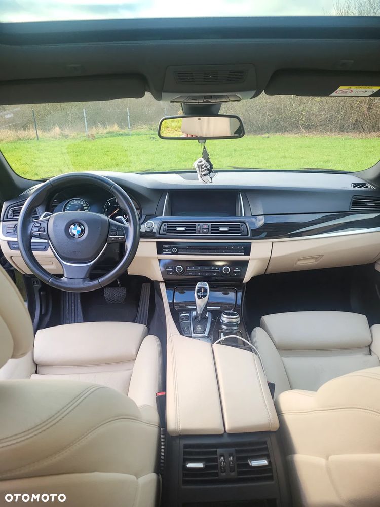 BMW Seria 5 525d xDrive Luxury Line - 4