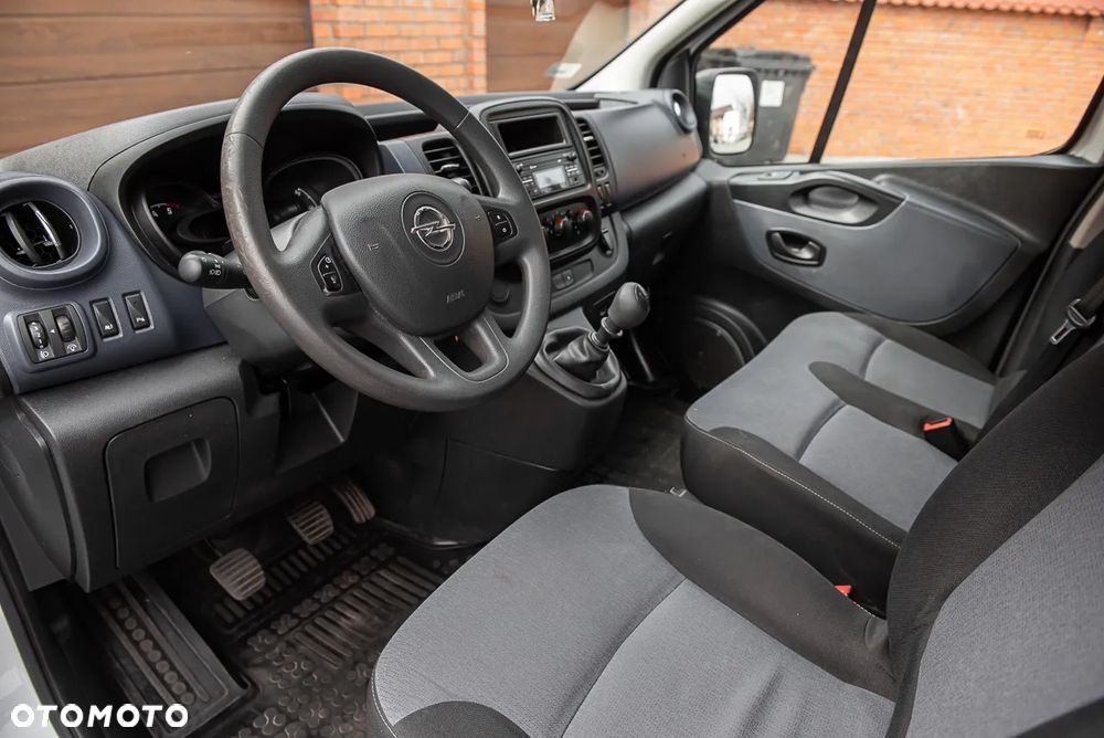 Opel Vivaro - 11