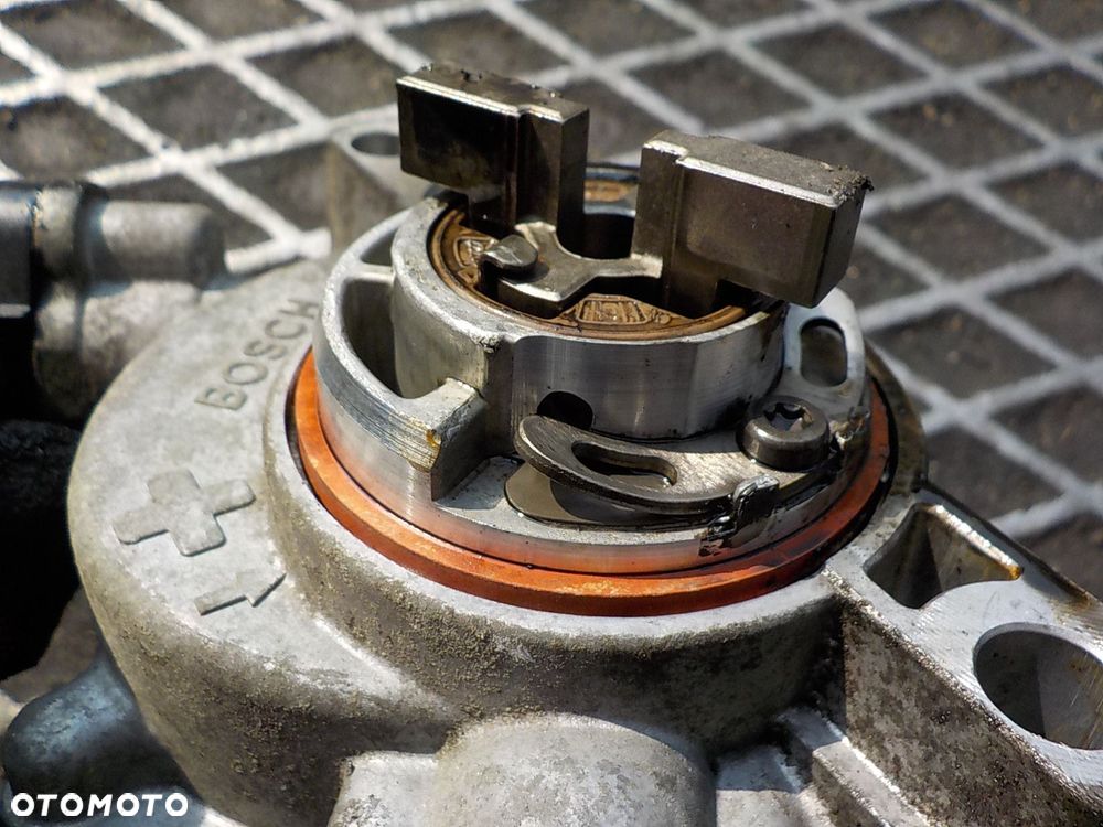 VOLVO V50 CITROEN PEUGEOT 1.6 HDI POMPA VACUM 9804021880 - 2