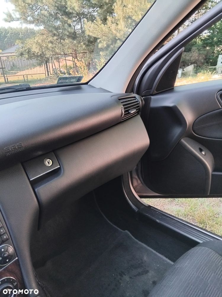 Mercedes-Benz Klasa C 180 Kompressor Automatik Classic - 11