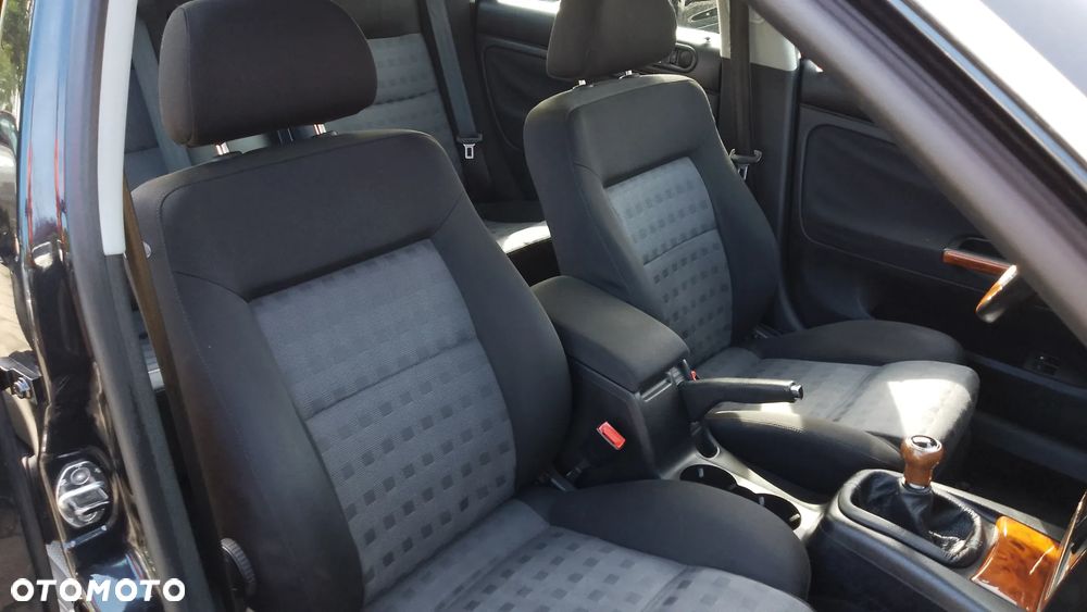 Volkswagen Passat 2.0 Exclusive - 25