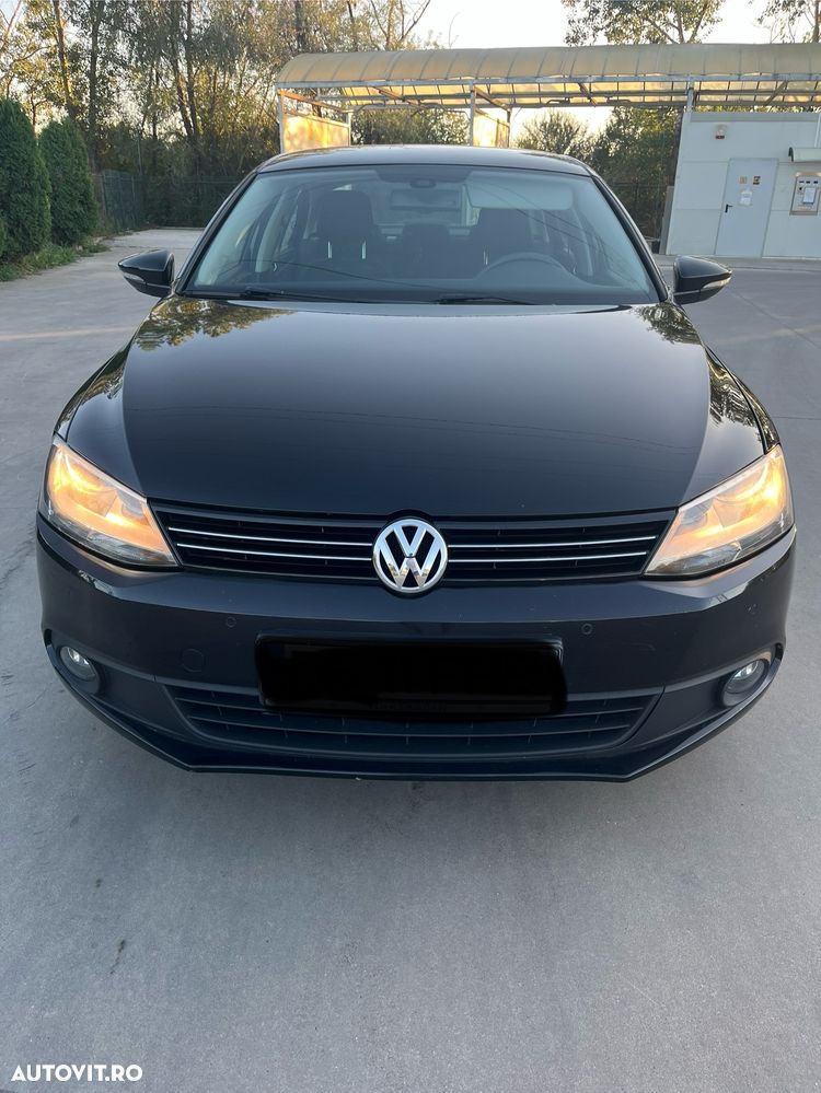 Volkswagen Jetta 1.6 TDI Blue Motion Technology Life - 1