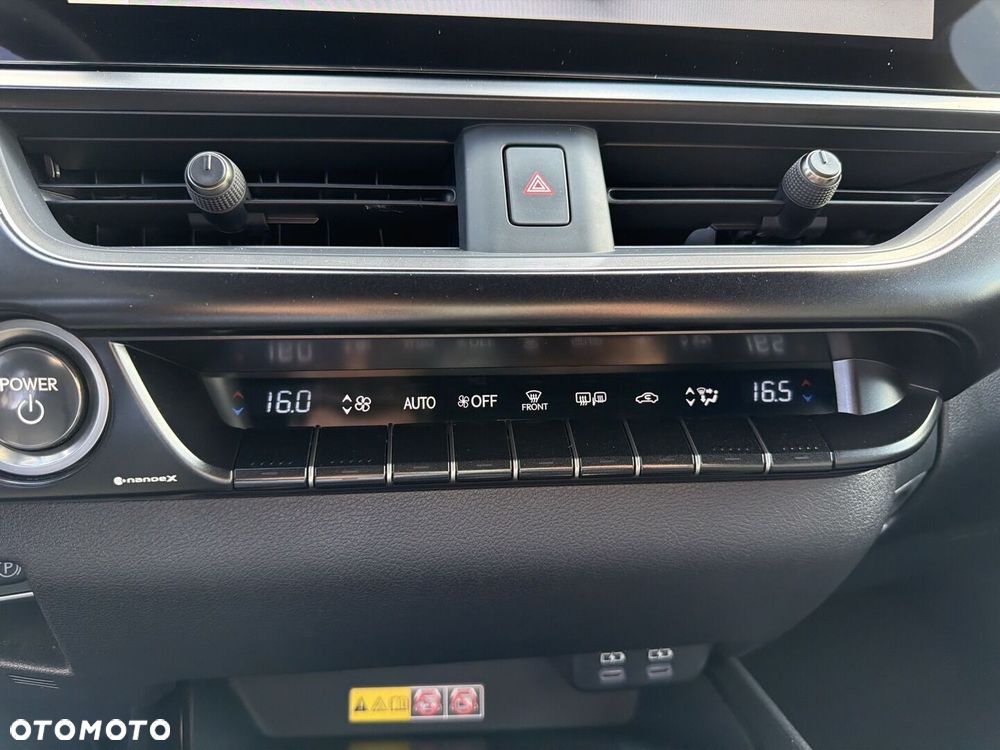 Lexus UX - 13