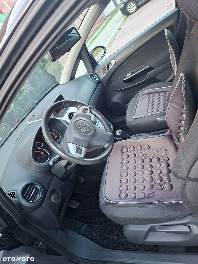 Opel Corsa 1.4 16V Sport - 9
