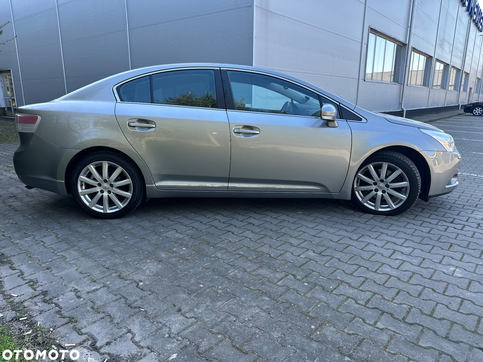 Toyota Avensis - 5