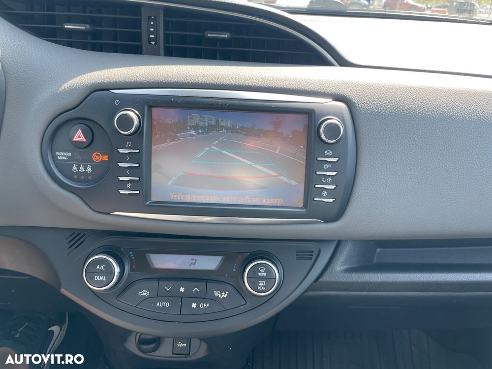 Toyota Yaris 1.5 VVT-i HSD Sol - 10