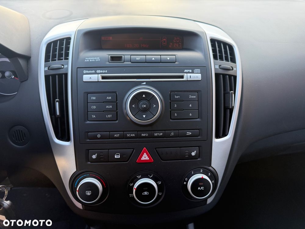 Kia Ceed - 21