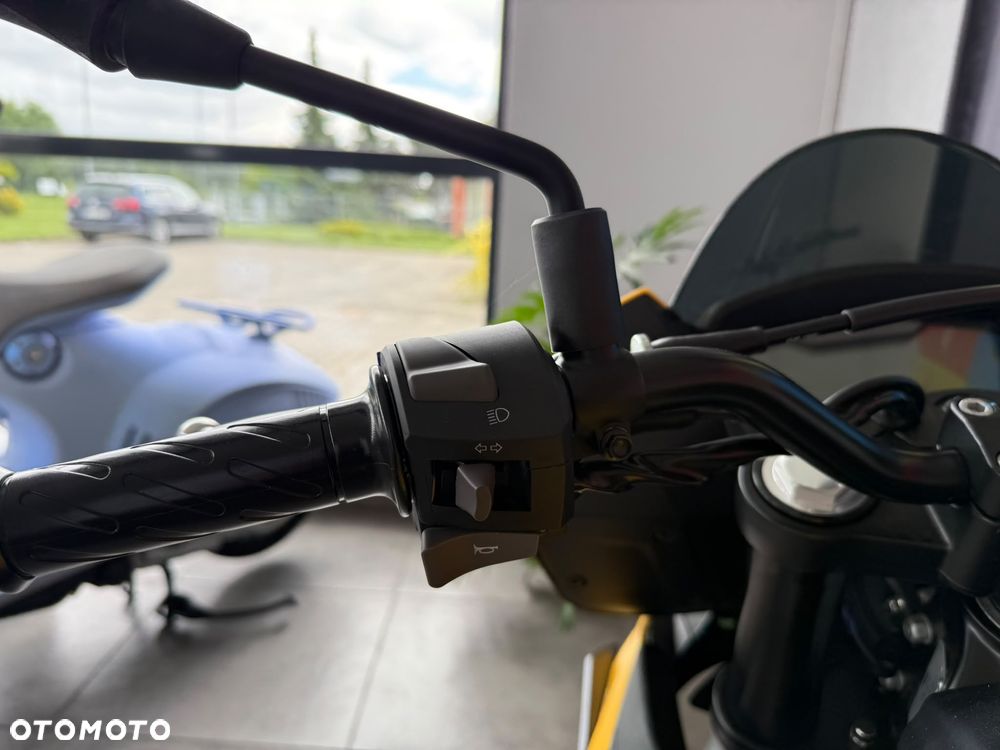 Aprilia Tuono - 12