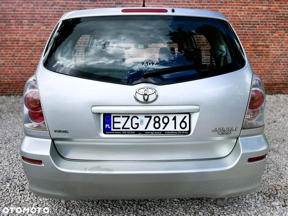 Toyota Corolla Verso - 34
