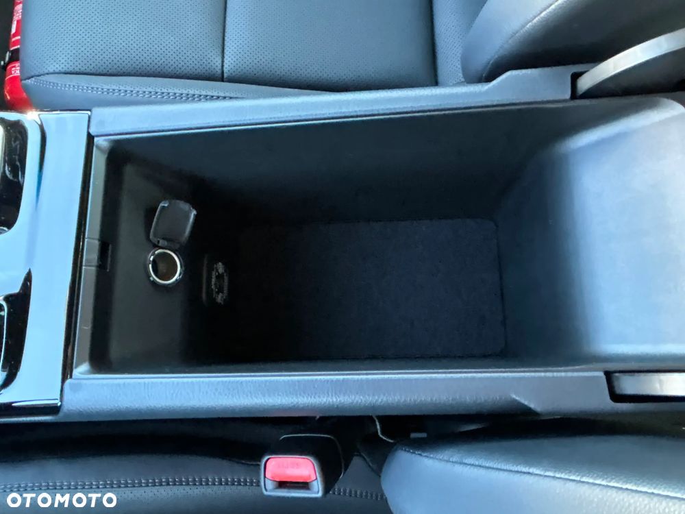 Toyota Camry 2.5 Hybrid Dynamic Force Prestige e-CVT - 30